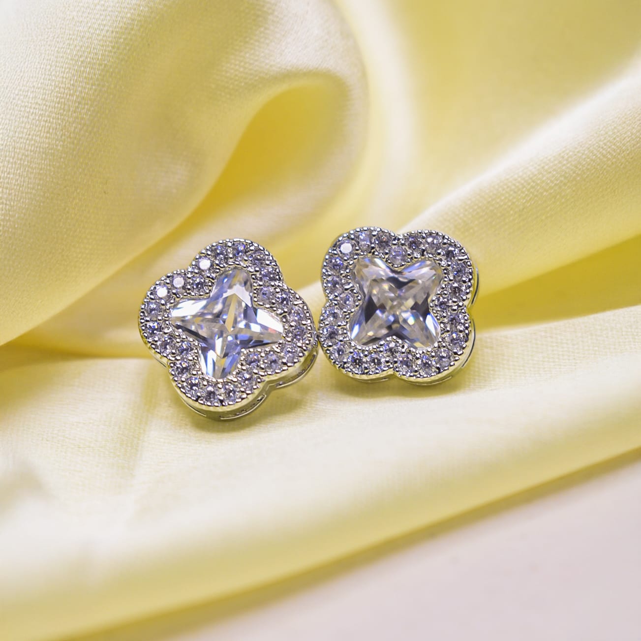 4clove white 4clove white