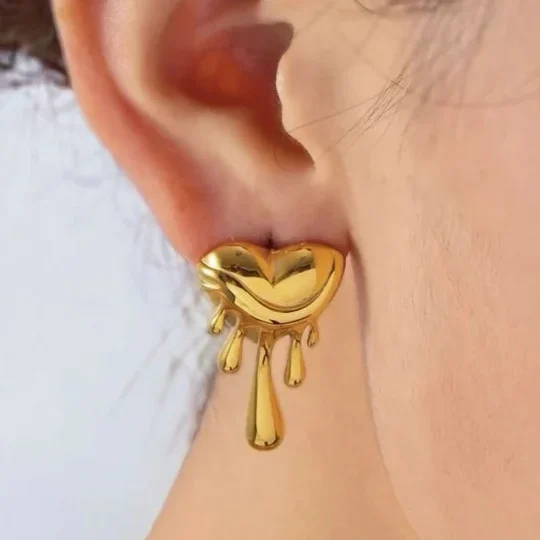 8f35f9fc-8b35-4eae-946e-7fe9f11a4faf1734149869826SUBHAGALANKARHeartShapedStudsEarrings4 8f35f9fc 8b35 4eae 946e 7fe9f11a4faf1734149869826SUBHAGALANKARHeartShapedStudsEarrings4 e1735914220778